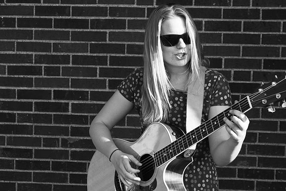 20120916_1153 BW