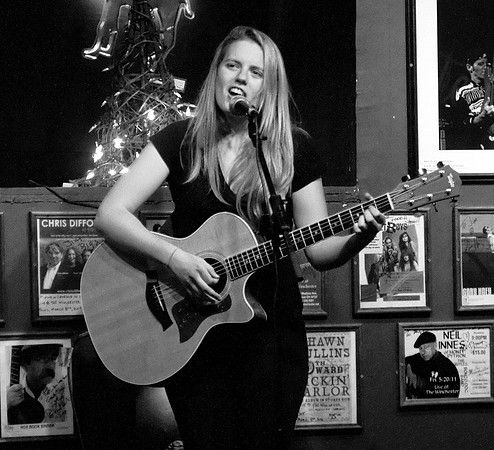 20121023_2032 crop bw