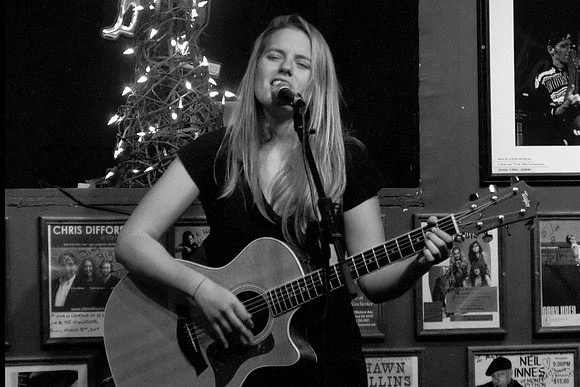 20121023_2034 crop bw